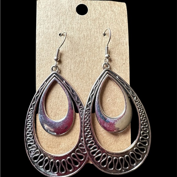 Fashion Jewelry Jewelry - Fashion Jewelry Silver-Tone Teardrop Dangle Earrings with Subtle Pink Sheen